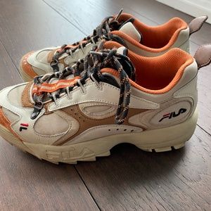 Fila Disruptors size 8  DISRUPTOR x BOVEASAURUS